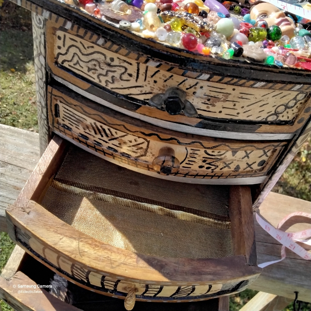 ALTERED ART JEWELRY BOX with 4 drawers - Picture 13 of 16